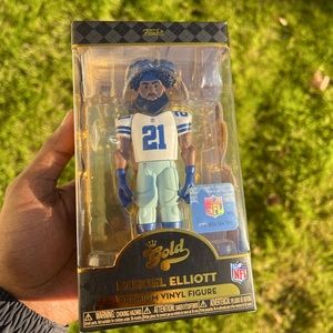 Ezekiel Elliot Funko Gold